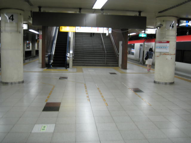 jr-tokyo103.JPG