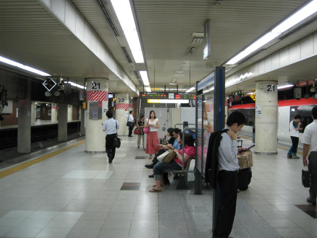jr-tokyo112.JPG